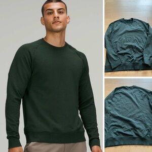 Size XL Lululemon men’s Engineered Warmth long sleeve crew